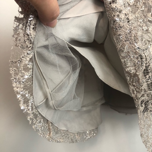 BCBG MAXAZRIA DRESS CYNTHIA SILVER RUFFLE SLEEVES LACE size 0 - Picture 11 of 16